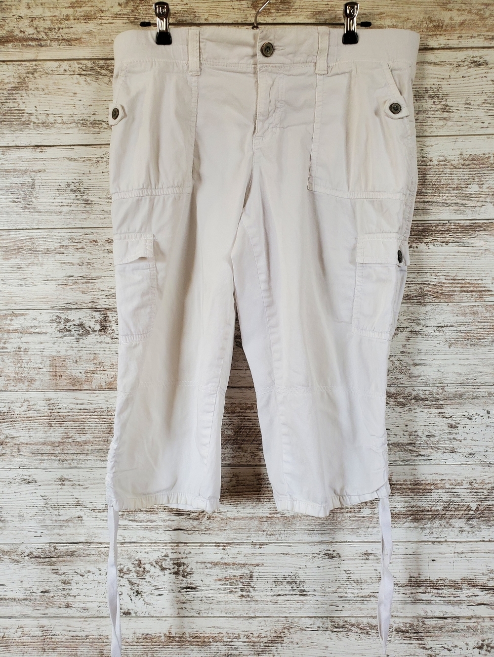 Sonoma Goods For Life Mid Rise Cargo Capri Lifestyle Utility Pants White